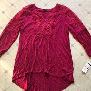 Hannah Embroidered eyelet floral top size small NWT